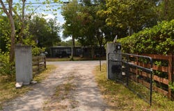 1650 LAKE HARNEY RD, GENEVA, FL 32732