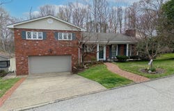 906 Hughes Drive, St Albans, WV 25177