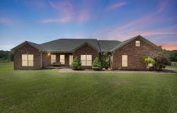 33 Barney Road, Enola, AR 72047