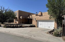 116 Brooks St, Taos, NM 87571