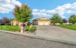 7013 Maple Lane, Horace, ND 58047