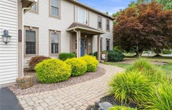 1538 Chigwell Lane S, Webster, NY 14580