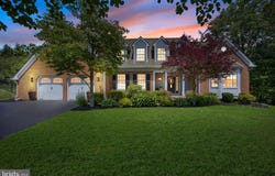 6 VALLEY CIRCLE, DOYLESTOWN, PA 18901