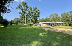 1511 Co Rd 74, Florence, AL 35633