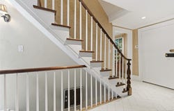 80 E Broadway, Roslyn, NY 11576