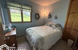 1035 Lakeshore Drive, Brooklyn, IA 52211
