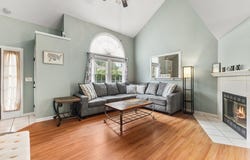 31 E Glen Dr, Taunton, MA 02780