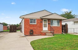 25151 Pearl Street, Roseville, MI 48066
