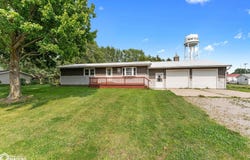 205 S Huntsberry Street, Winfield, IA 52659-9783