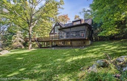7146 Moss Drive, Swiftwater, PA 18370
