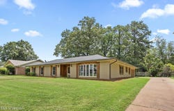 5525 Meadow Oaks Park Drive, Jackson, MS 39211