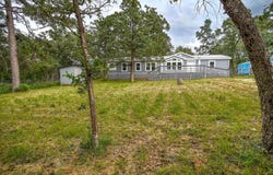 127 Serenity Dr, Bastrop, TX 78602