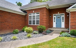 1807 Sterling Oaks Drive, Sellersburg, IN 47172