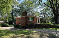 1223 W Elm St, El Dorado, AR 71730-5311