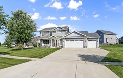 808 Maple Drive, Mount Horeb, WI 53572