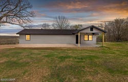 1554 Coopers Road, Pineville, MO 64856