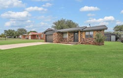 1712 N 4th Street, Sayre, OK 73662