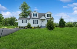715 Pittstown Rd, Franklin Twp., NJ 08825-4149