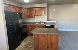 895 S MAIN St, Layton, UT 84041