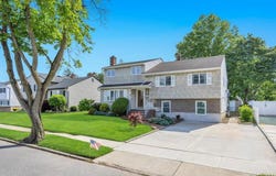 11 Edgewood Drive, Hicksville, NY 11801