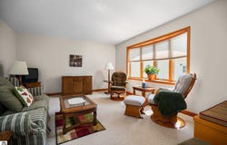 533 S Lake Shore Drive, Lake Leelanau, MI 49653