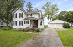 301 S Shabbona Road, Shabbona, IL 60550
