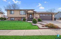 330 N James Ave, Tea, SD 57064