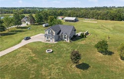 19006 S Prairie Lane, Pleasant Hill, MO 64083