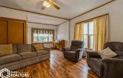 214 S High Street, Baxter, IA 50028