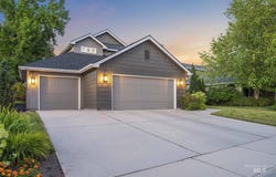 5670 S Schooner Way, Boise, ID 83716-9044