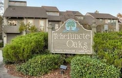 404 TCHEFUNCTE OAKS Drive, Mandeville, LA 70471
