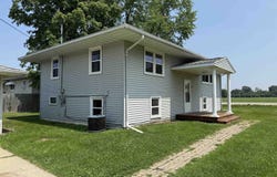 875 E Holiday Drive, Beloit, WI 53511