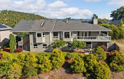 215 RIDGECREST DR, Roseburg, OR 97471