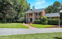 6 St James Place, Chapel Hill, NC 27514