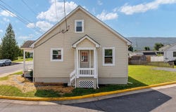 528 E QUEEN Street, STRASBURG, VA 22657