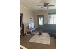 611 N Main St, Cameron, MO 64429
