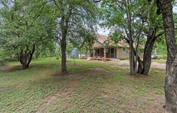 130 Anderson LN, Red Rock, TX 78662