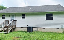 119 Gunther Ln, Weems, VA 22576