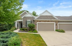 636 Wynding Oaks, Kalamazoo, MI 49006
