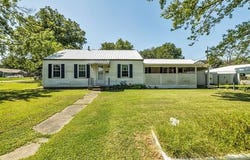 422 E Osage Avenue, Nowata, OK 74048