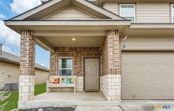 292 Middle Green Loop, Floresville, TX 78114