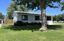 3 G Avenue W, Albia, IA 52531