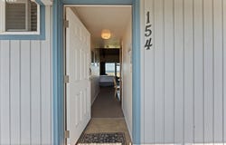 2316 BEACH Dr, Seaside, OR 97138