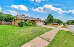 8212 April Lane, Watauga, TX 76148