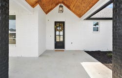 100 Buddy Ct, Millsap, TX 76066