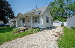 116 S 8TH Avenue, Canton, IL 61520