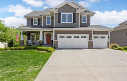 2947 High Bluff Dr, Coralville, IA 52241