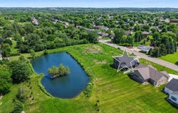 1871 LEDGEVIEW Road, DE PERE, WI 54115
