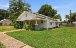 109 W Bell Avenue, Mendenhall, MS 39114