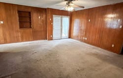 1092 South Holland Street, Bellville, TX 77418